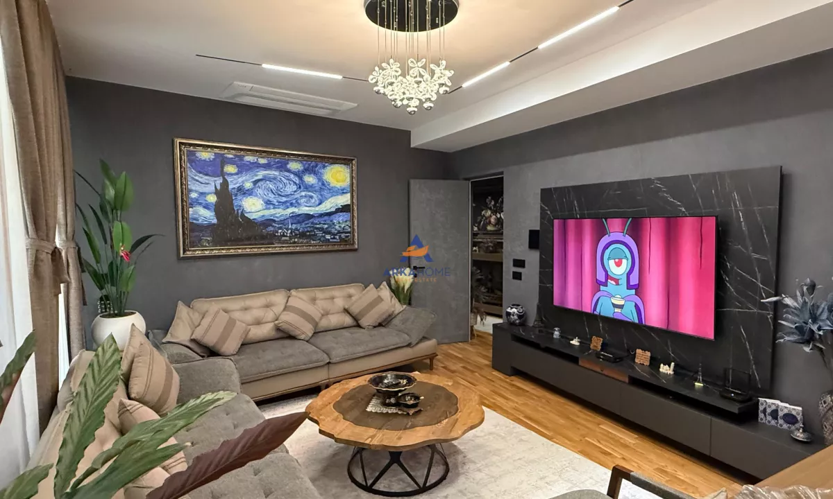 Shtepi ne shitje Apartament ne Tirane, 2+1, Mobilimi E mobiluar, Pagesa 650,000  Euro.