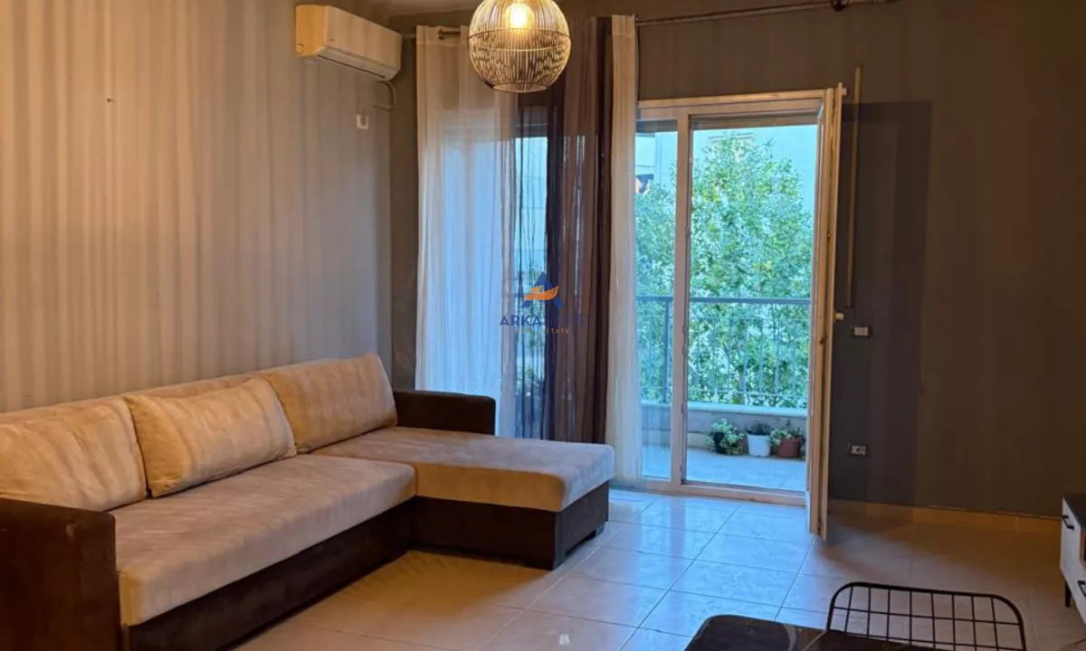 Shtepi ne shitje Apartament ne Tirane, 2+1, Mobilimi E mobiluar, Pagesa 233,000  Euro.