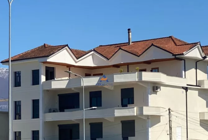 Shtepi me qera 4+1 ne Tirane - 6,500 Euro