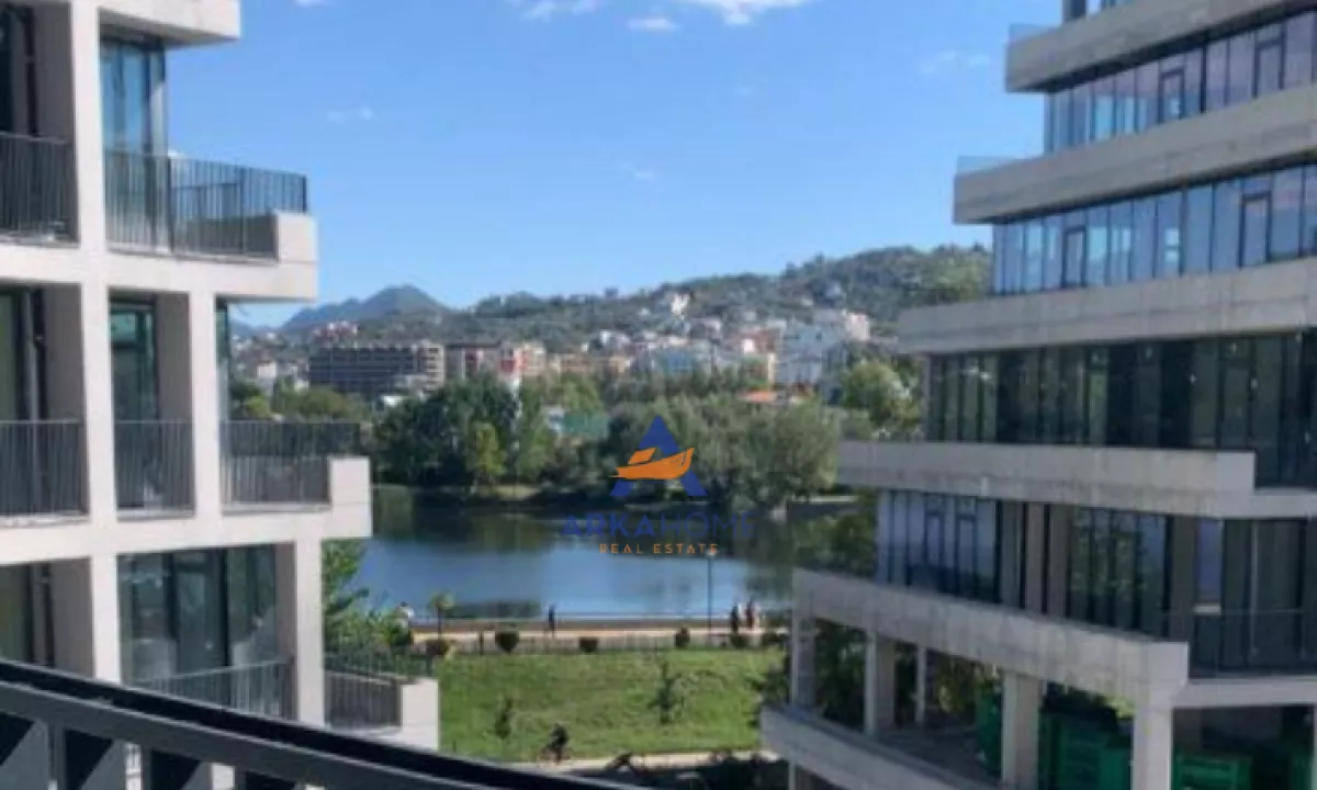 JEPET AMBJENT ZYRE ME QERA 158M2 "LAKE VIEW, LIQENI ARTIFICIAL" 1850 EURO.