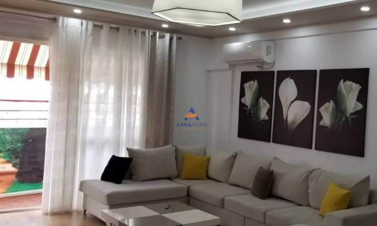Appartamento in vendita a Tirana 2+1, Arredato