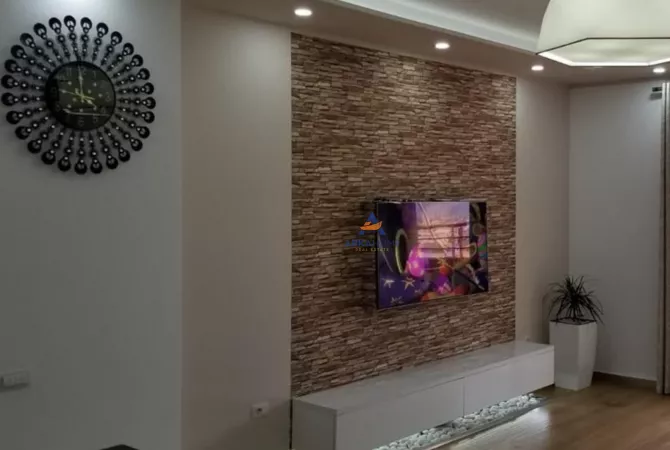 Appartamento in vendita a Tirana 2+1, Arredato