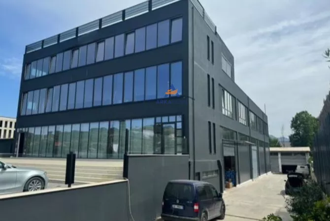 Business Property for Rent 4+1 in Tirana - 15,000 Euro
