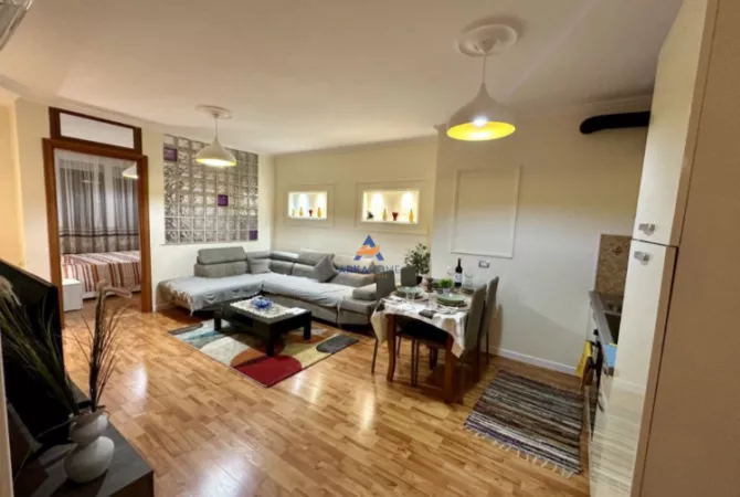 Shtepi me qera 1+1 ne Tirane - 670 Euro