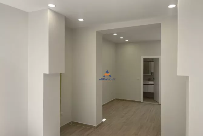 Business Property for Rent 3+1 in Tirana - 500 Euro