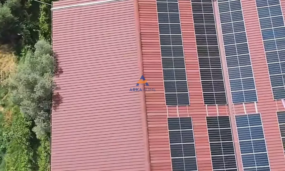 JEPET KAPANON ME QERA 500M2 "NE BERZHITE" 1800 EURO.