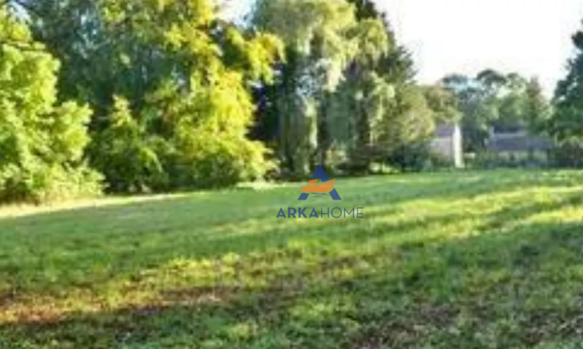 SHITET TOKE 604M2 "IBE E POSHTME, BERZHITE" 39.260 EURO.