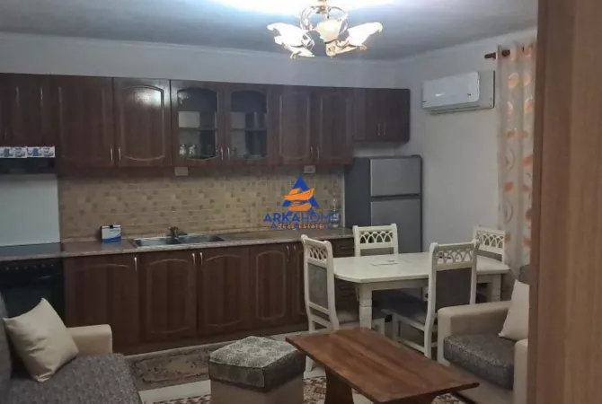 JEPET APARTAMENT ME QERA 2+1+BALLKON "RRUGA KOCO GLOZHENI, BRRYL" 500 EURO
