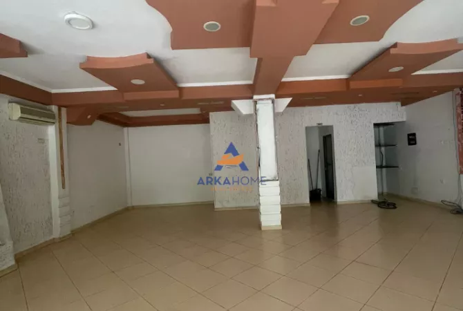Business Property for Rent 3+1 in Tirana - 400 Euro