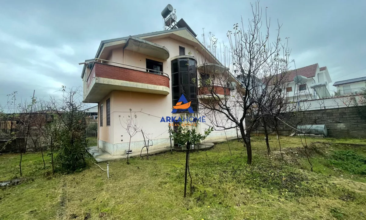 Luxury villas for rent in Tirana 2+1, Emty