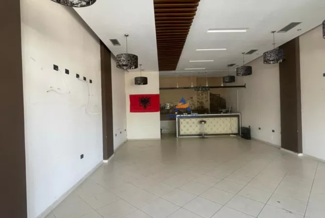 Ambient biznesi me qera 1+1 ne Tirane - 50,000 Leke