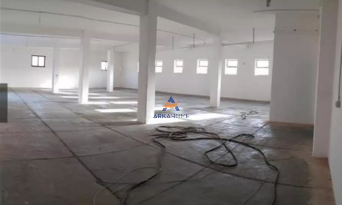 JEPET ME QERA MAGAZINE 600M2+500M OBORR " NE TUFINE" 1200 EURO.