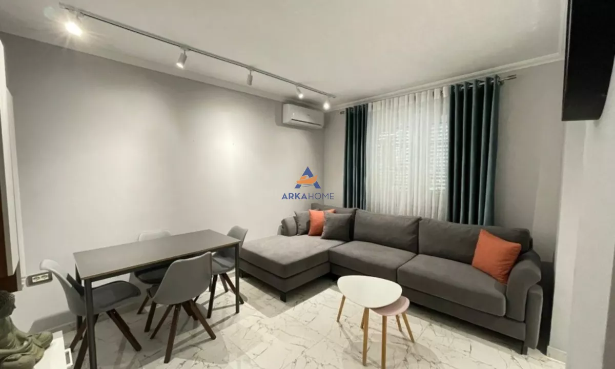 Appartamento in vendita a Tirana 1+1, Arredato