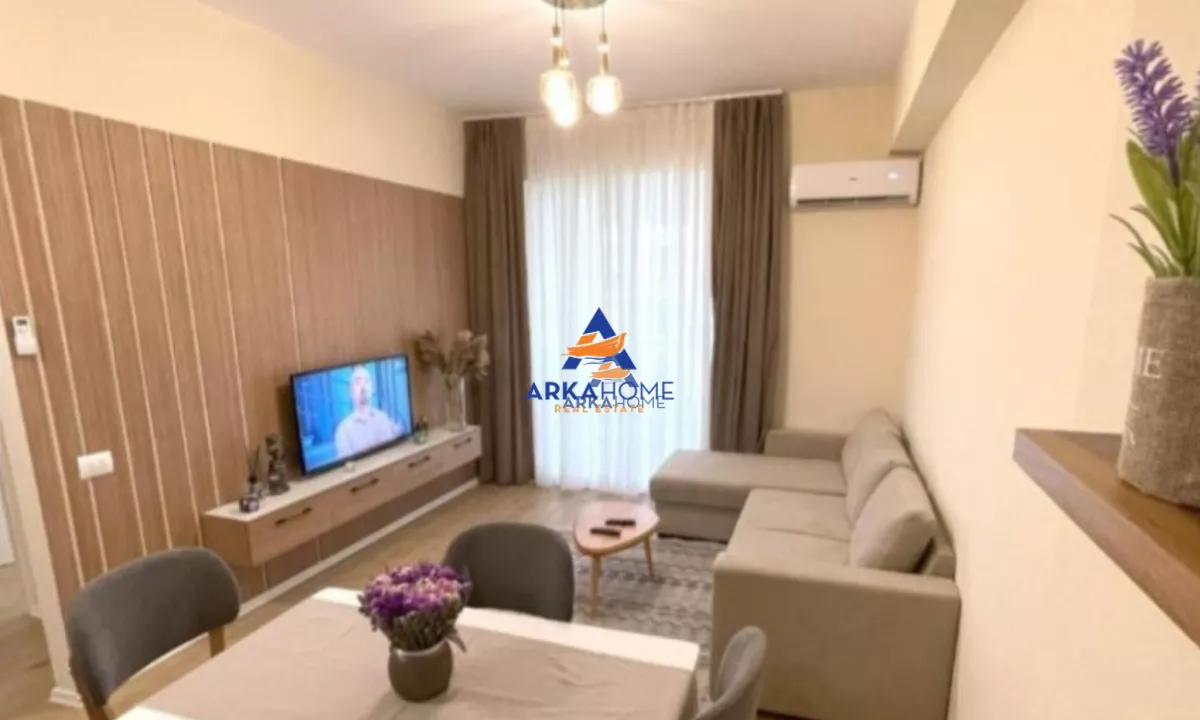 Appartamento in vendita a Tirana 2+1, Arredato