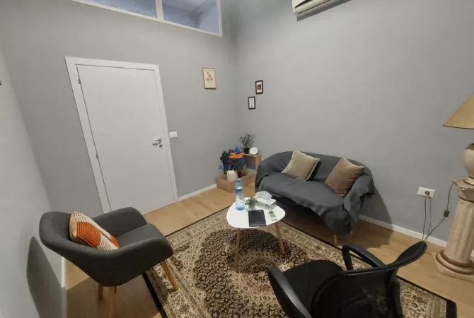 Casa privata/Indipendente in vendita a Tirana 5+1, Arredato