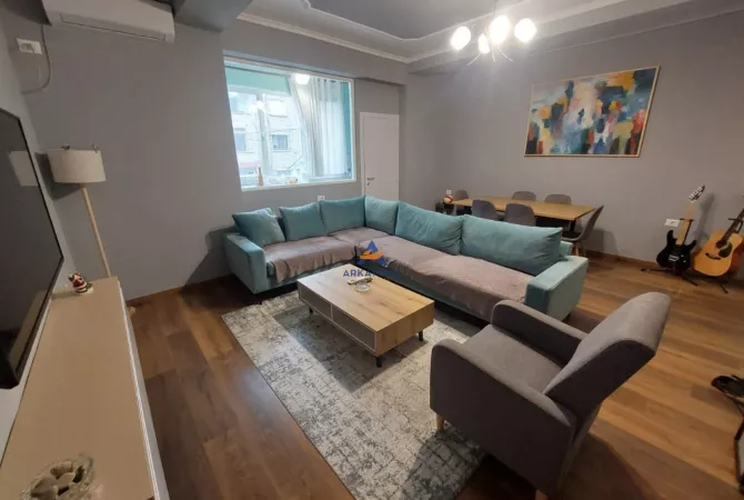 Casa privata/Indipendente in vendita a Tirana 5+1, Arredato