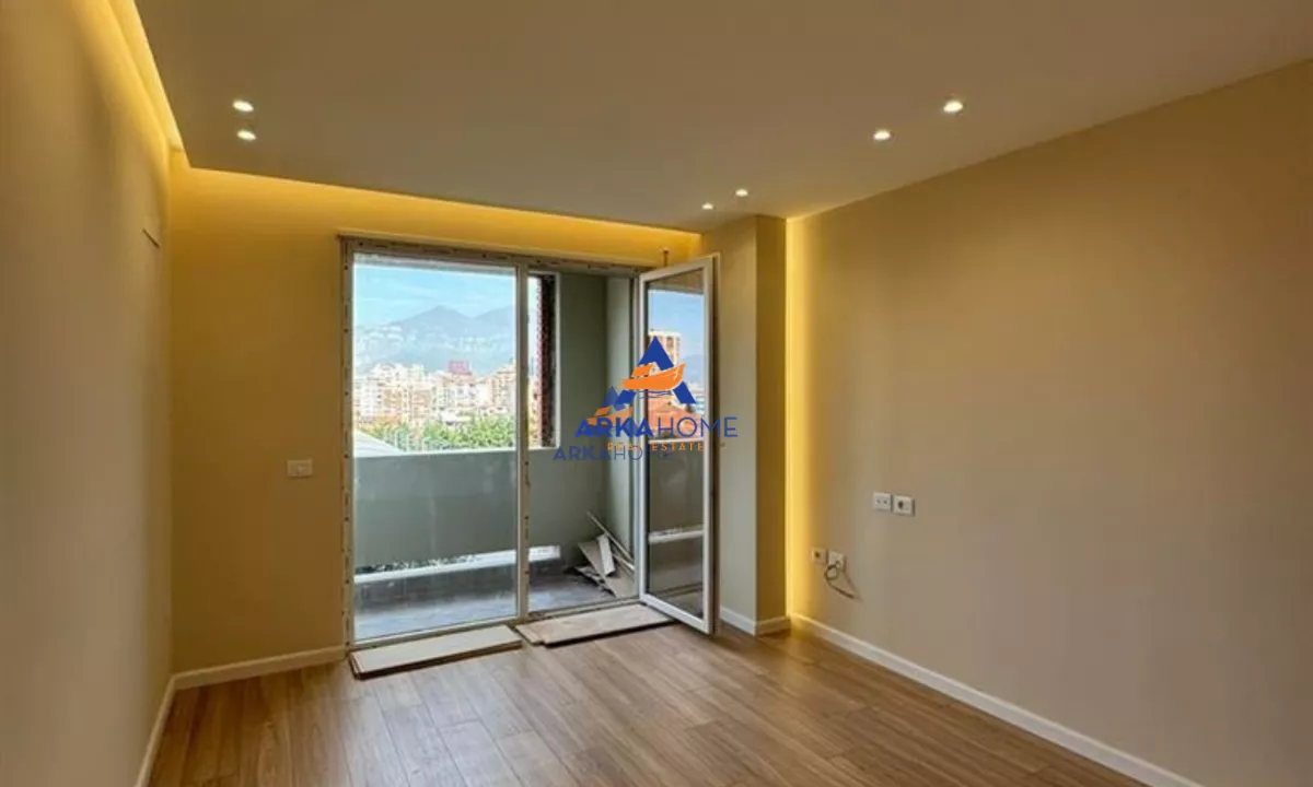 Appartamento in vendita a Tirana 2+1, Vuoto