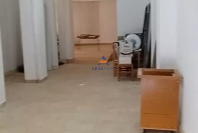 JEPET MAGAZINE ME QERA 140M2 "TEK RRUGA PETRO NINI LUARASI" 1200 EURO.