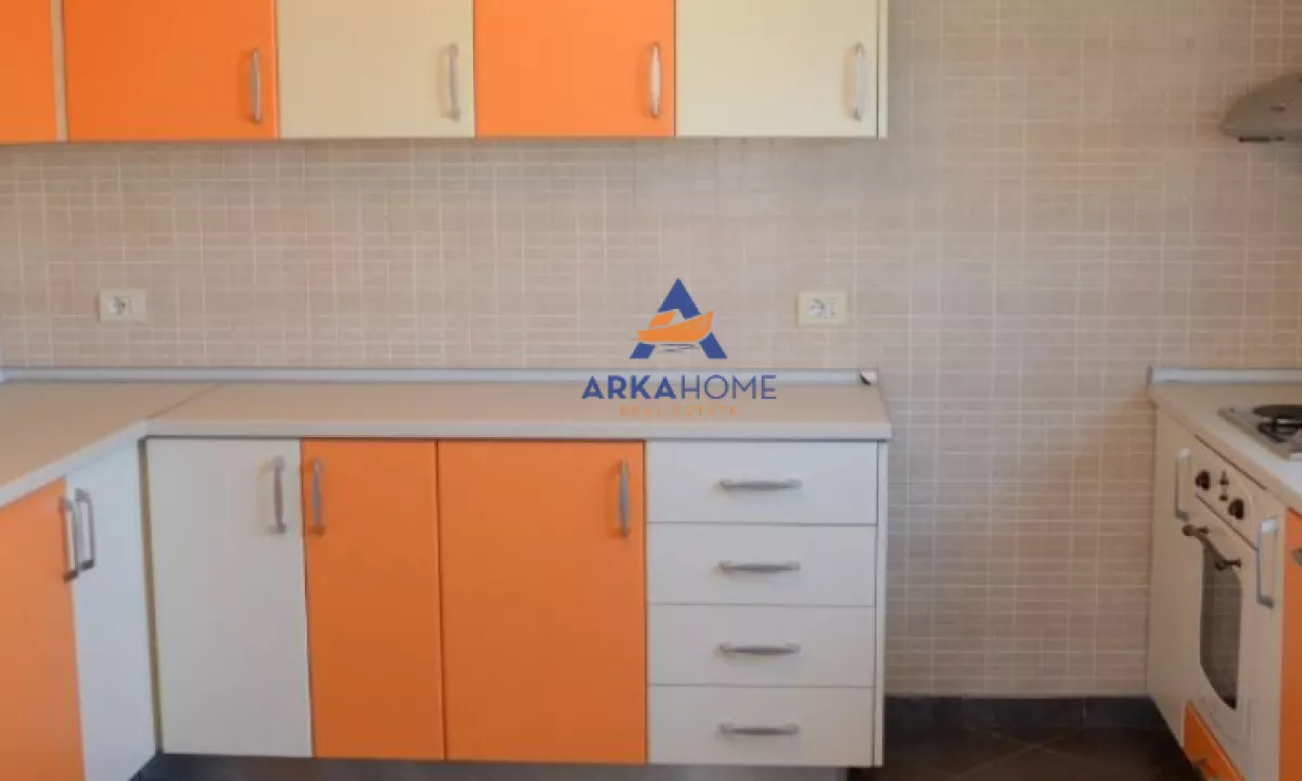 Apartment for rent in Tirana 4+1, In Part