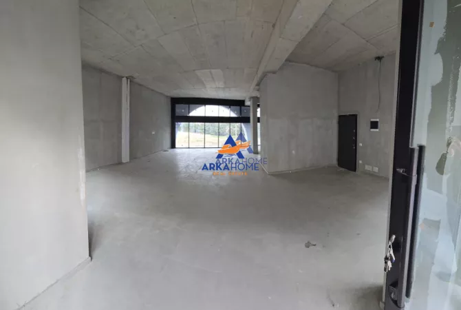 Ambient biznesi me qera 1+1 ne Tirane - 1,300 Euro