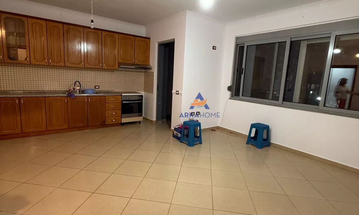 Apartment for rent in Tirana 2+1, Emty