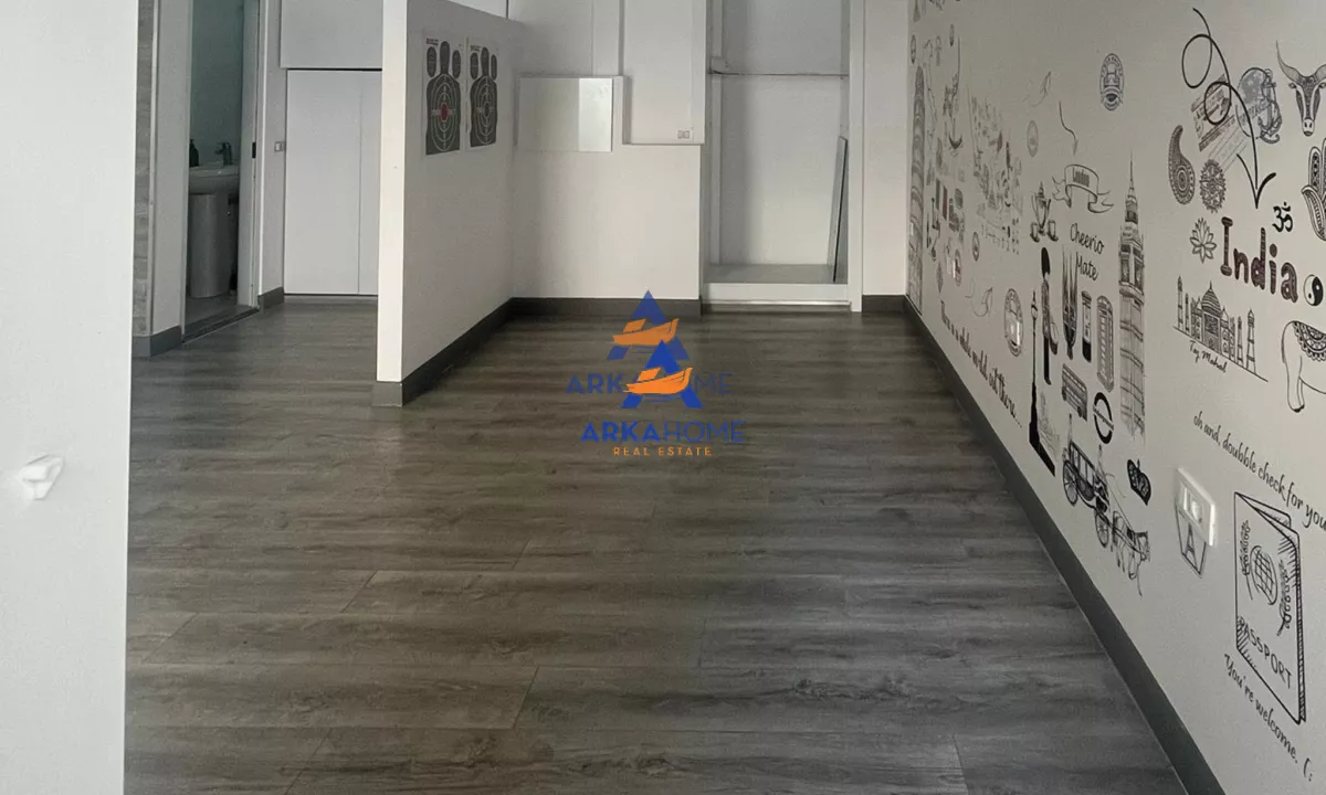 JEPET ME QERA AMBJENT 27M2, "TE SHALLVARET" 400 EURO.