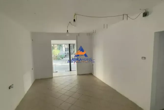 Ambient biznesi me qera 3+1 ne Tirane - 1,500 Euro