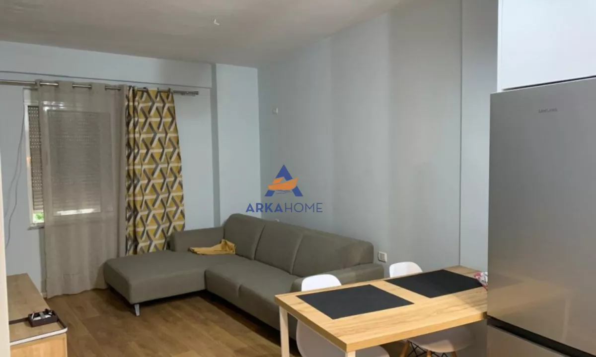 Appartamento in vendita a Tirana 1+1, Arredato