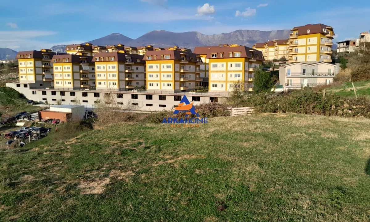 SHITET TOKE 1000M2 "FARKE" 160.000 EURO