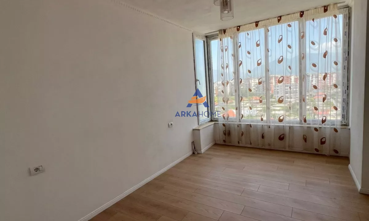 Appartamento in vendita a Tirana 1+1, Vuoto