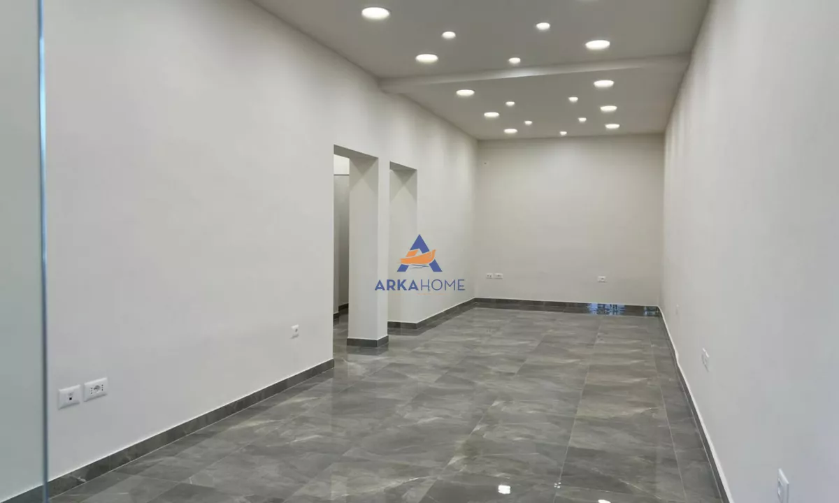 SHITET AMBJENT BIZNESI "TEK STADIUMI DINAMO " 495000 EURO