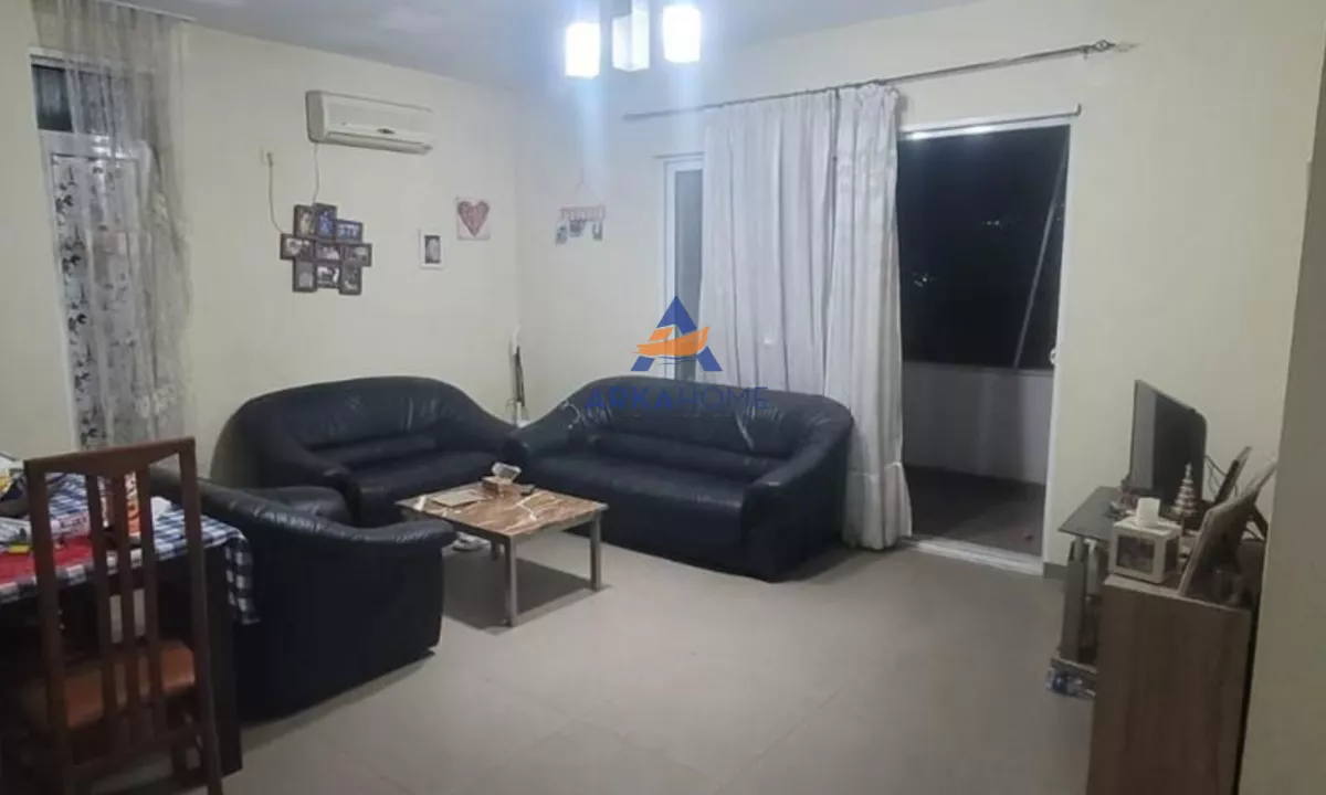 Appartamento in vendita a Tirana 2+1, Arredato