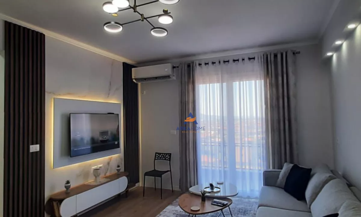 Appartamento in vendita a Tirana 2+1, Arredato