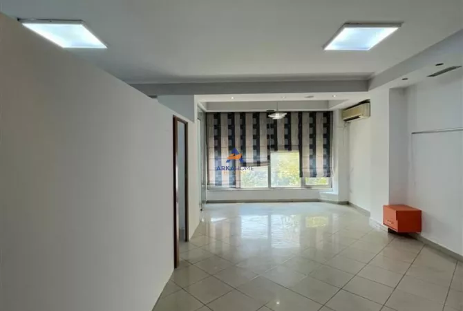 Ambient biznesi me qera 1+1 ne Tirane - 600 Euro