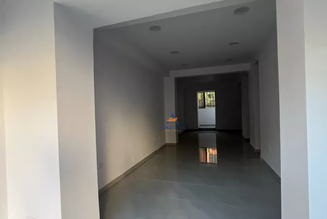 Ambient biznesi me qera 1+1 ne Tirane - 1,700 Euro