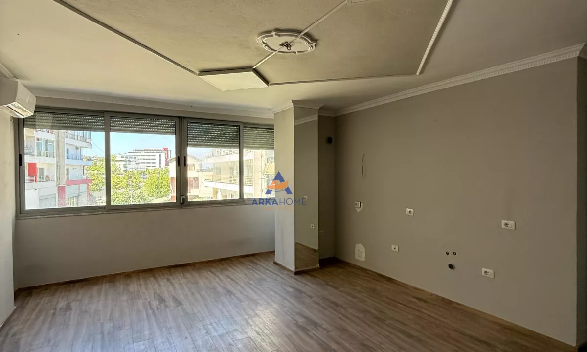 Appartamento in vendita a Tirana 2+1, Vuoto