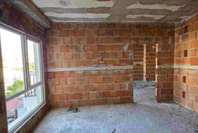 Appartamento in vendita a Tirana 1+1, Vuoto