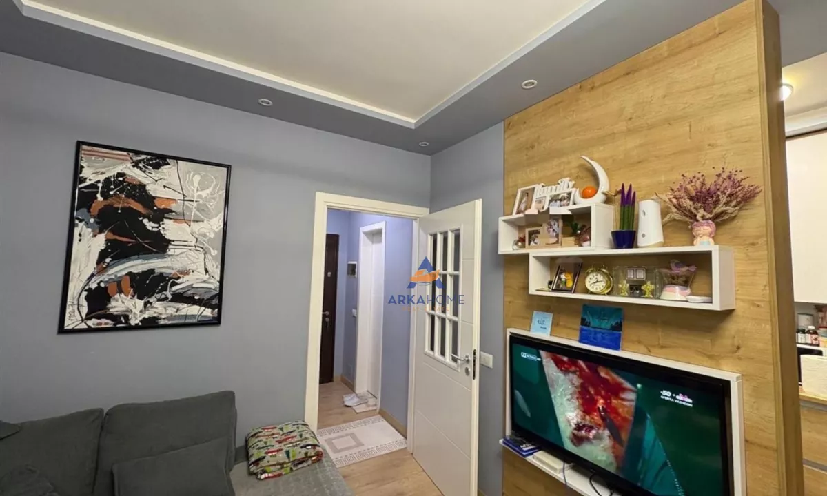 Appartamento in vendita a Tirana 2+1, Arredato