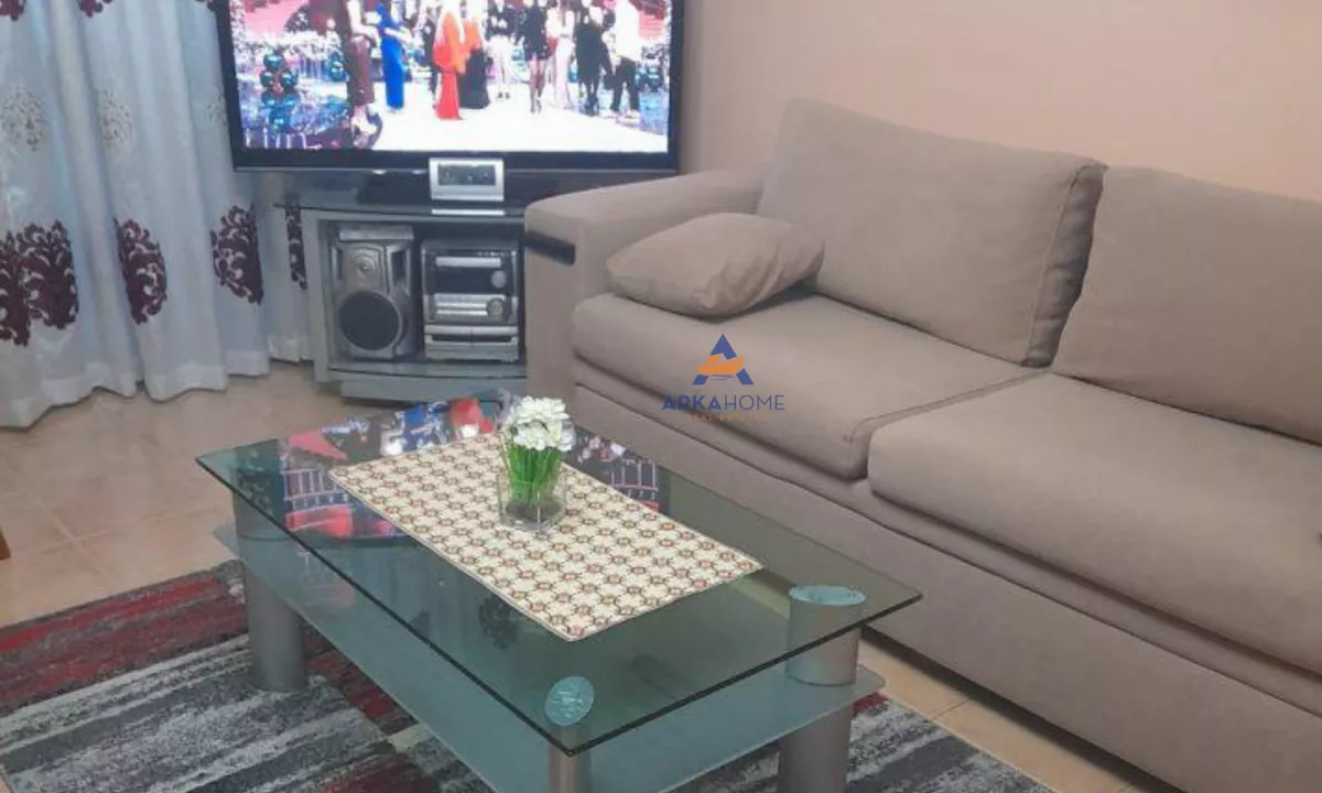 Appartamento in vendita a Tirana 2+1, Arredato