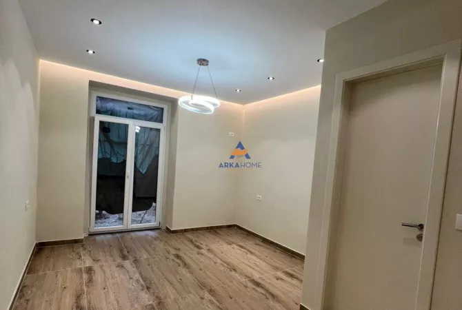 Ambient biznesi me qera 1+1 ne Tirane - 650 Euro