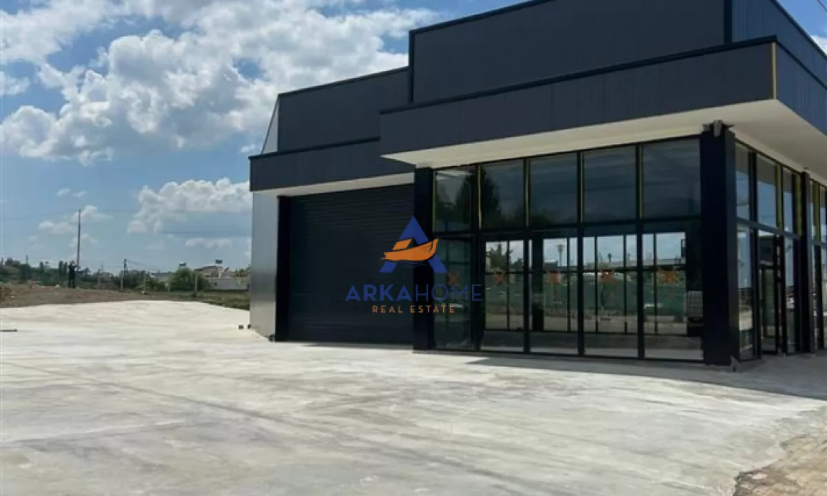 JEPET ME QERA KAPANONE 400M2 DHE TRUALL 2300M2 "NE KAMEZ" 2000 EURO.