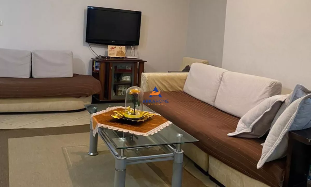 Appartamento in vendita a Tirana 2+1, Arredato