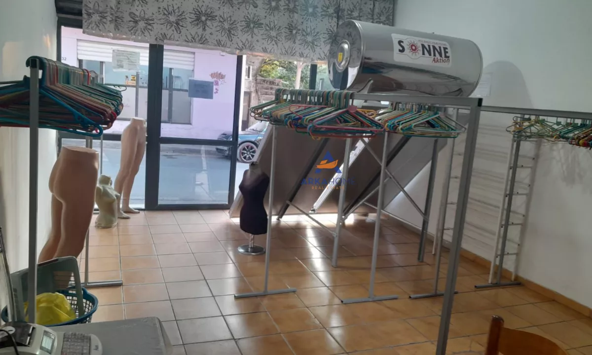 JEPET DYQAN ME QERA 25M2 "RRUGA SABOTIN GABRANI,YZBERISHT" 20000 LEKE