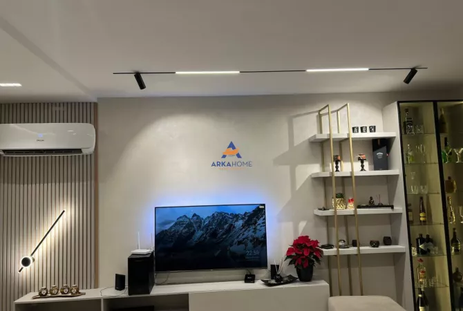 Appartamento in vendita a Tirana 2+1, Arredato