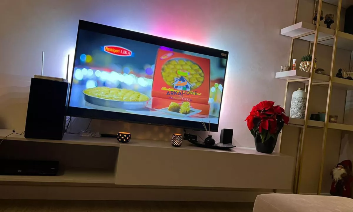 Appartamento in vendita a Tirana 2+1, Arredato