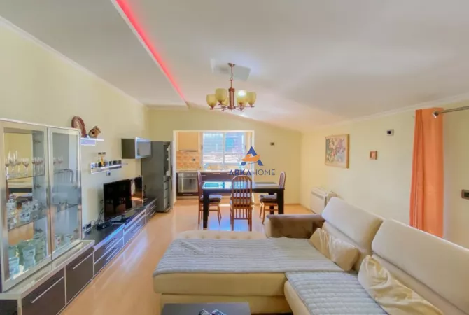 Shtepi me qera 2+1 ne Tirane - 700 Euro