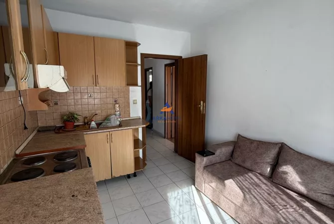 Shtepi me qera 2+1 ne Tirane - 450 Euro