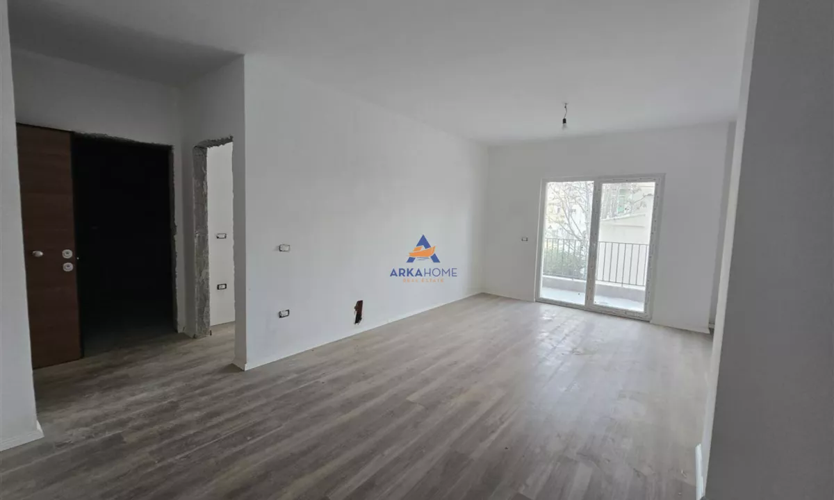 Appartamento in vendita a Tirana 1+1, Vuoto