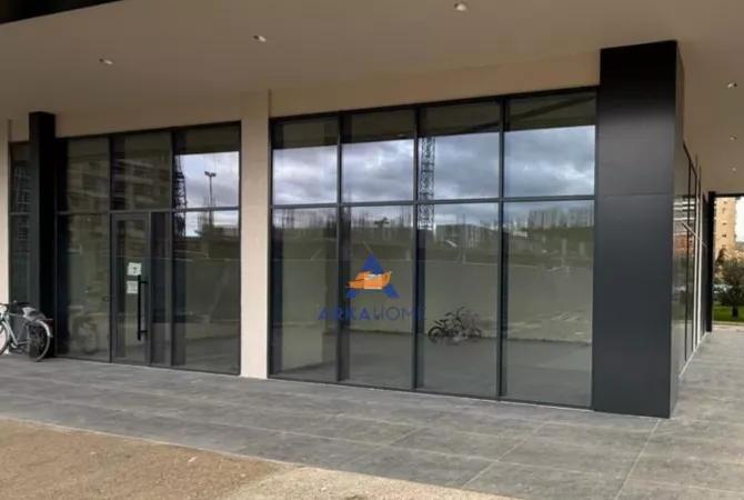 JEPET ME QERA AMBIENT BIZNESI 65M2 "ISH FUSHA E AVIACIONIT" 1000 EURO