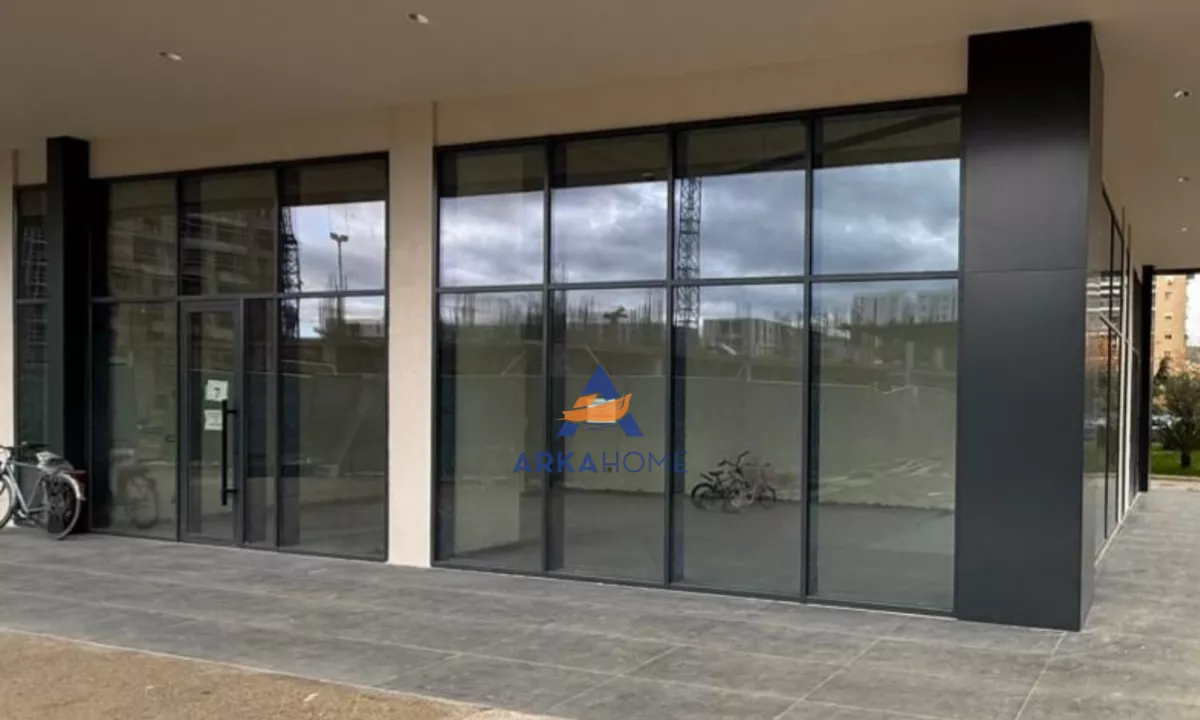 JEPET ME QERA AMBIENT BIZNESI 65M2 "ISH FUSHA E AVIACIONIT" 1000 EURO